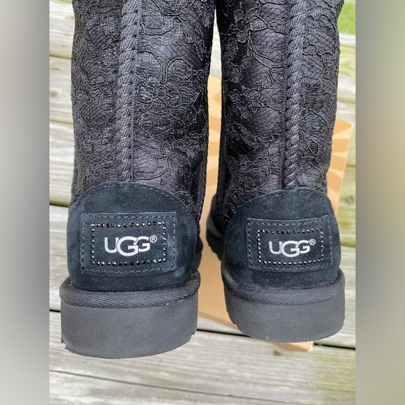 Used Uggs - Picture 4 of 9